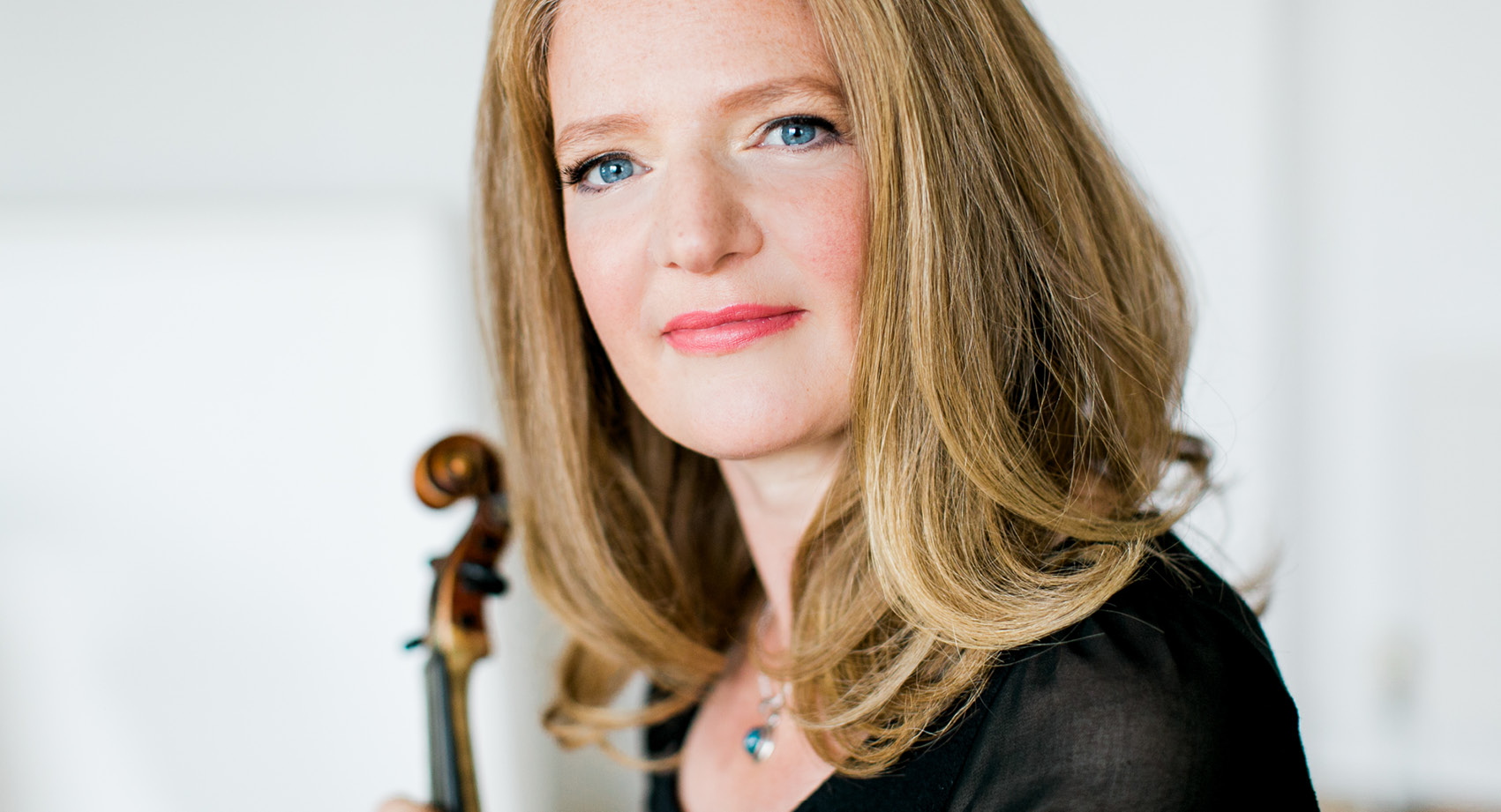 Rachel Podger with Violin